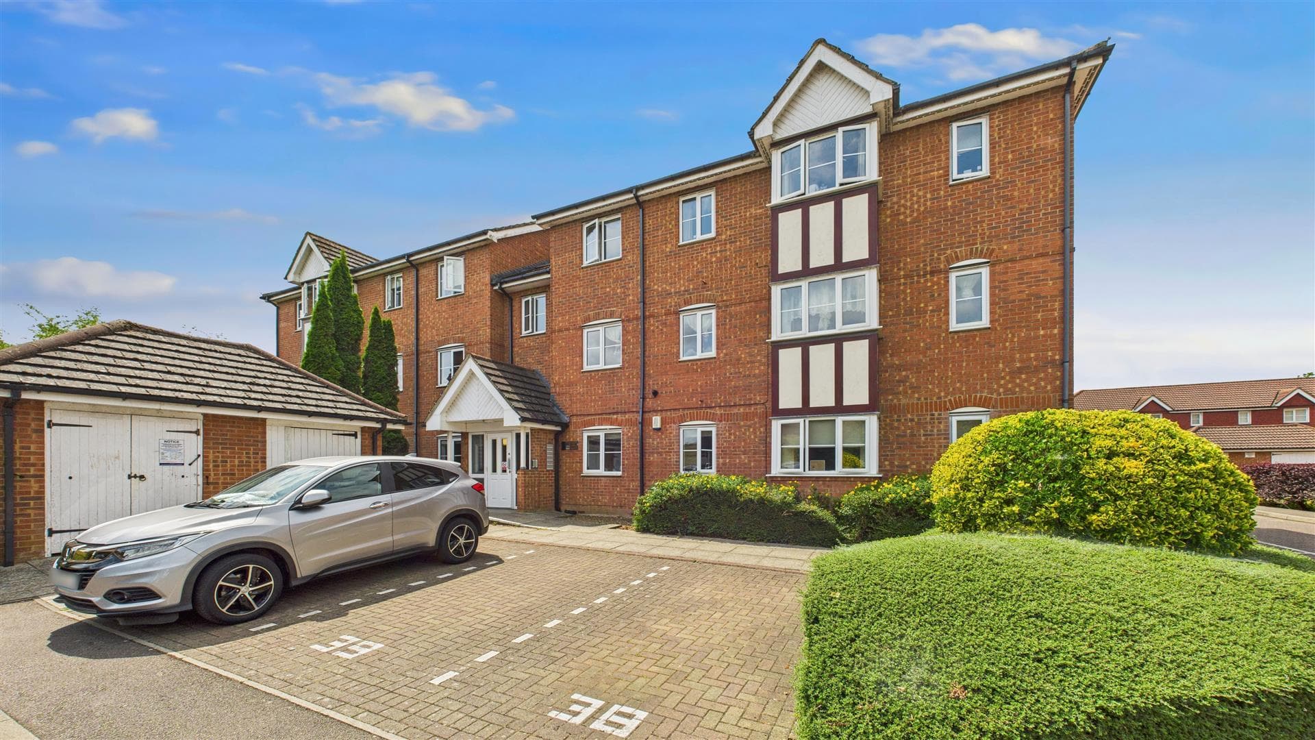 Ottawa Court, Turnford, Broxbourne, Hertfordshire, EN10 6FL
