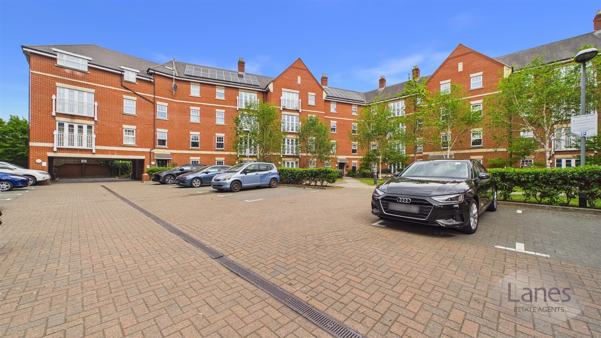 Eleanor Cross Road, Waltham Cross, EN8 7FA