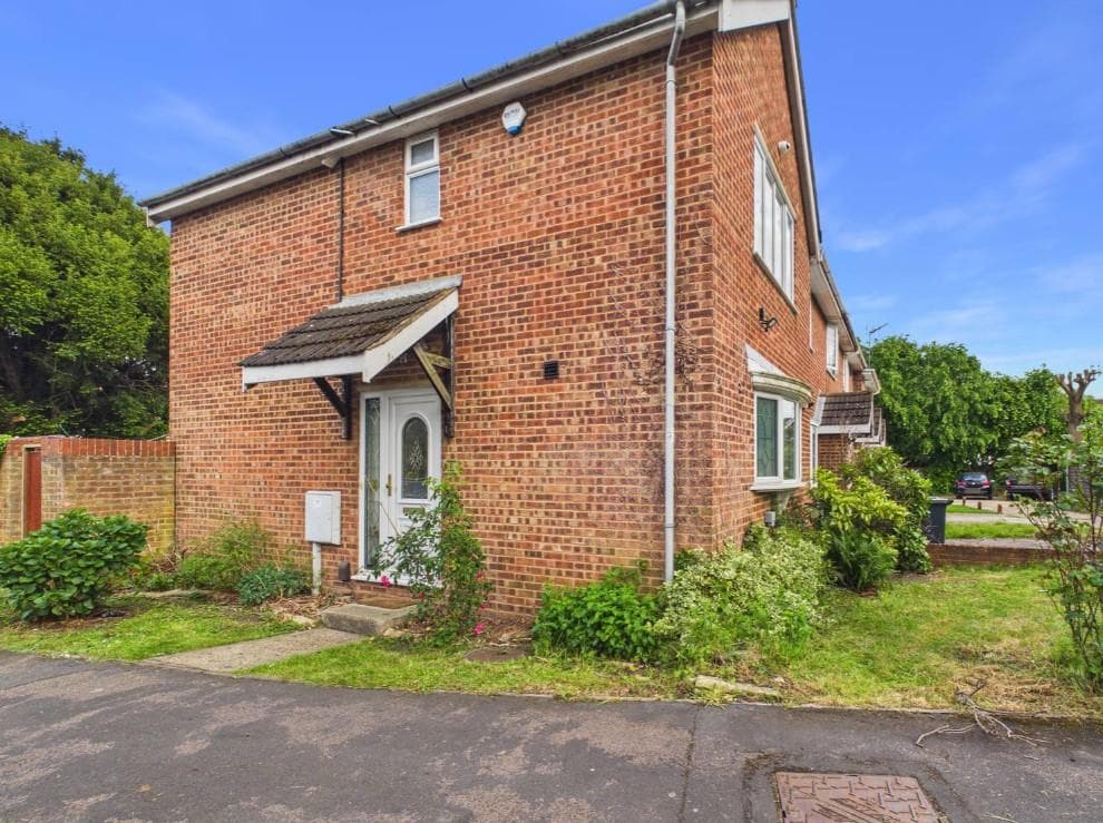 Broomfield Avenue, Broxbourne, EN10 6AX