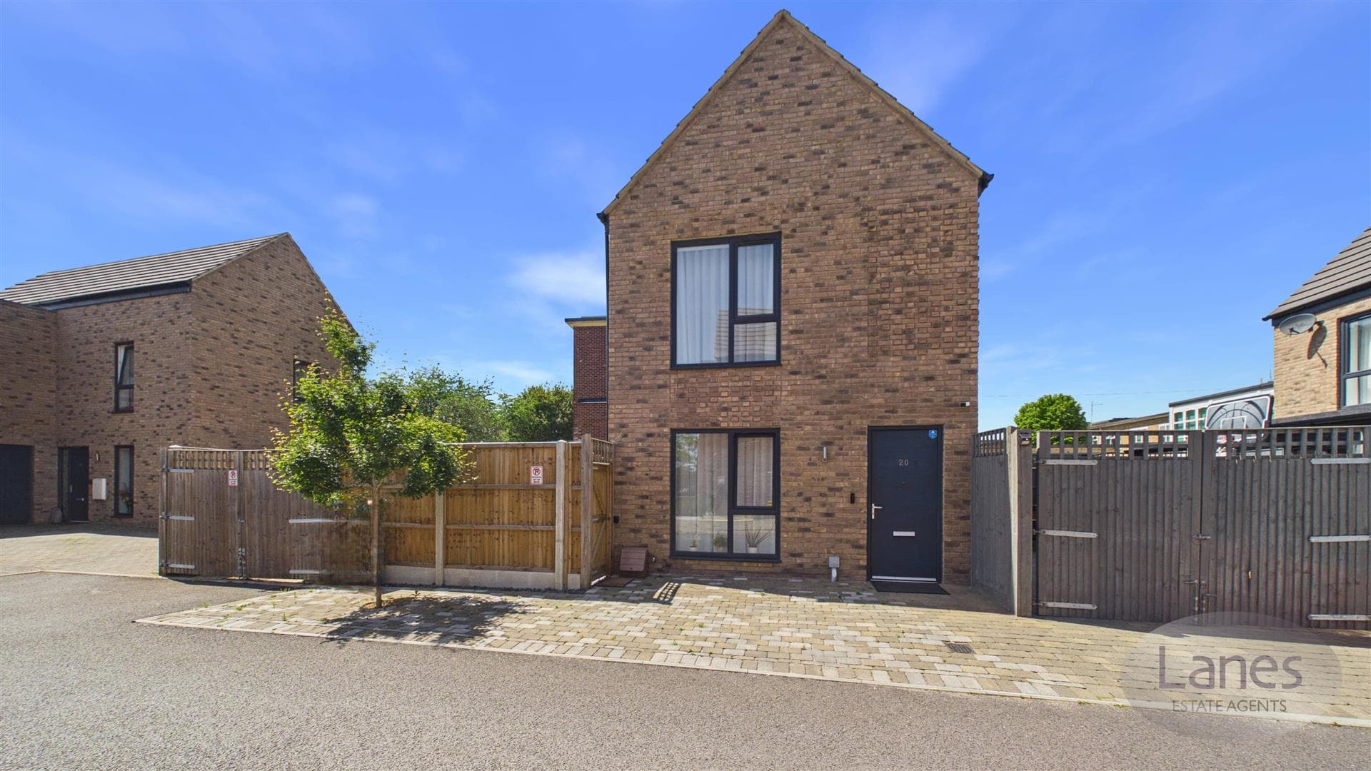 Beadman Road, Cheshunt, Waltham Cross, EN8 9FR