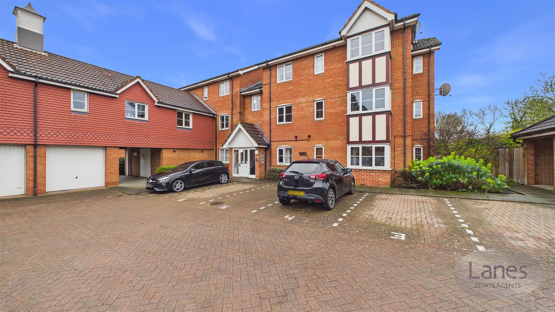 Vancouver Road, Broxbourne, EN10 6FB
