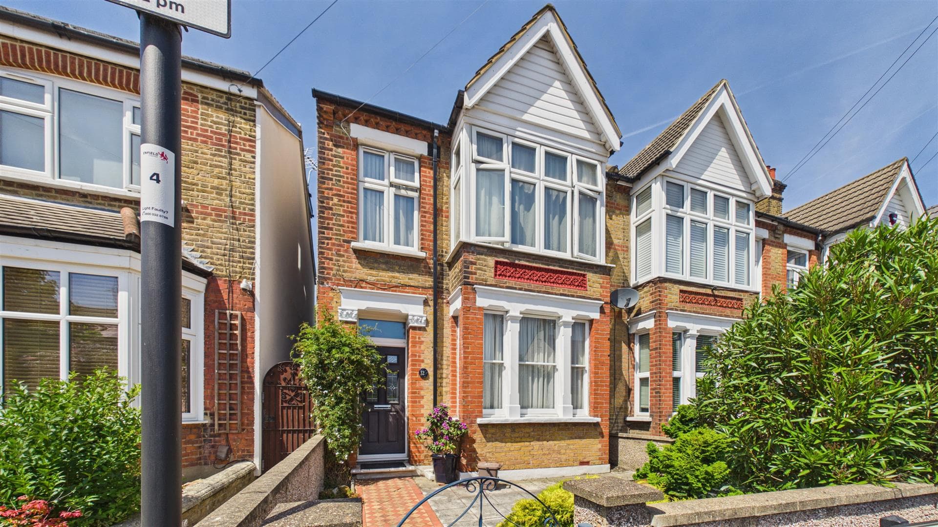 Ladbroke Road, Enfield, EN1 1HY