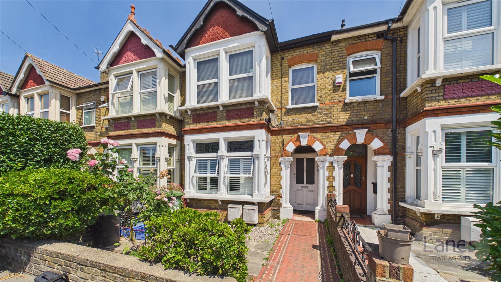 Turners Hill, Cheshunt, Waltham Cross, EN8 9DE