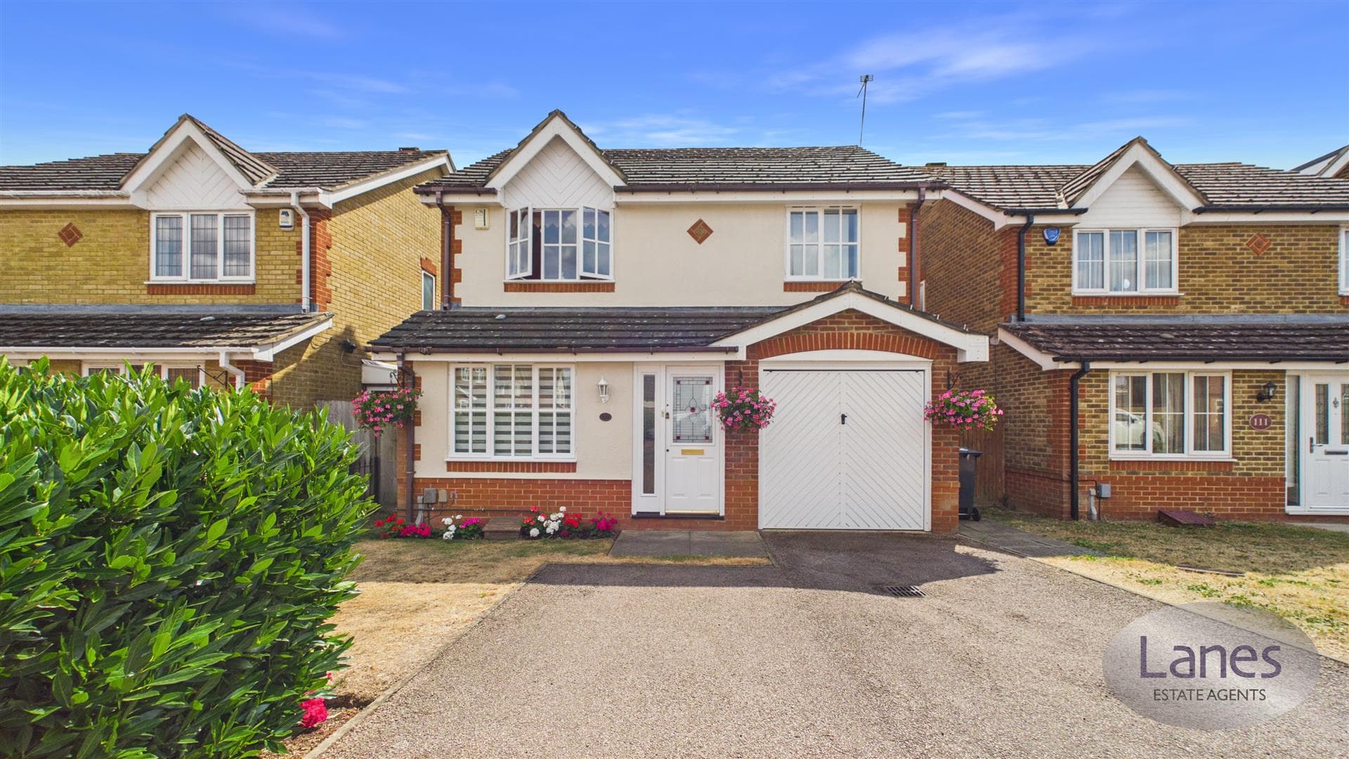 Dairyglen Avenue, Cheshunt, Waltham Cross, EN8 8JW