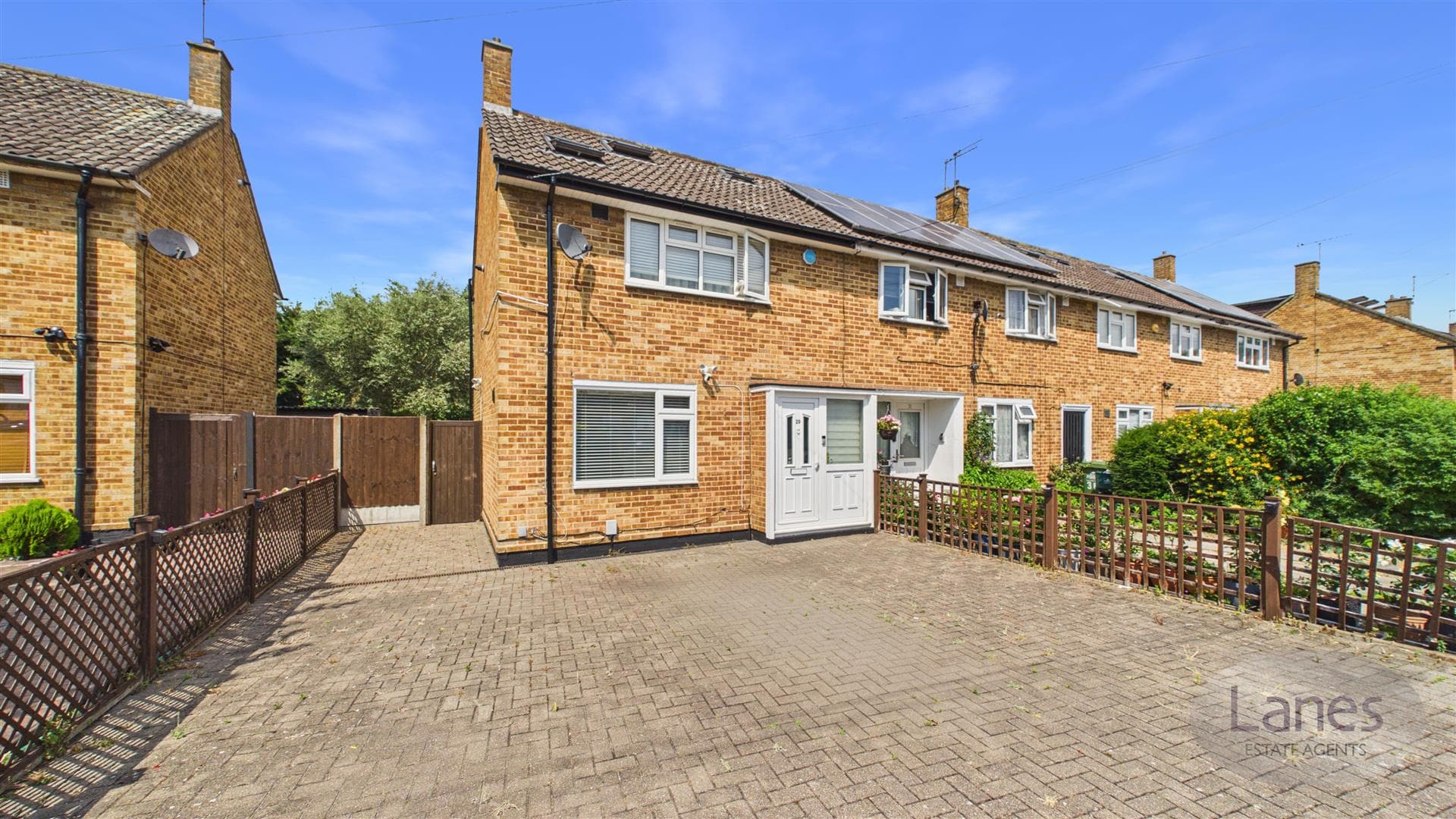 Limes Road, Cheshunt, Waltham Cross, EN8 8TJ