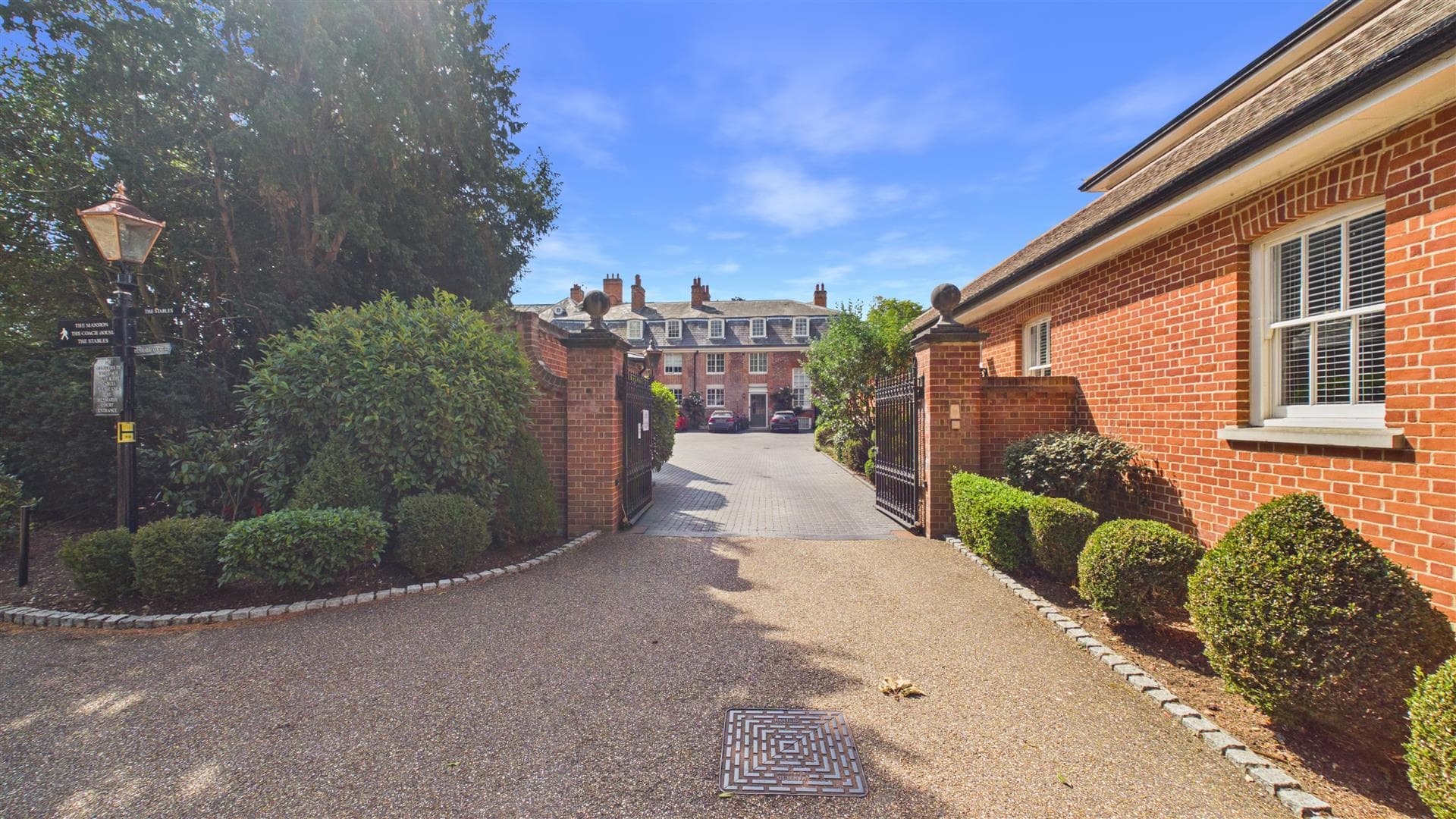 The Coach House, Balls Park, Hertford, SG13 8FN