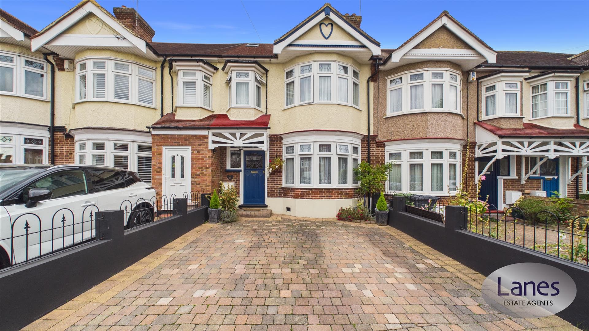 Hillside Crescent, Cheshunt, Waltham Cross, EN8 8PW