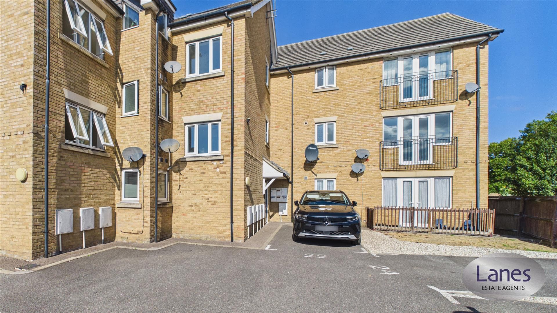 Lambton Avenue, Waltham Cross, EN8 8AS